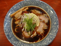 「薫香醤油ラーメン」@頑固麺の写真