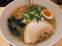 「塩ラーメン（880円）」@支那そばや グランデュオ立川店の写真
