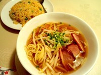 「鴨ロースそば＋チャーハン ハーフサイズセット980円」@梅蘭 ゲートシティ大崎店の写真