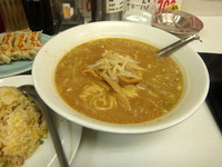 「半ラーメン・味噌　（餃子セット　800円）」@兆楽 道玄坂店の写真