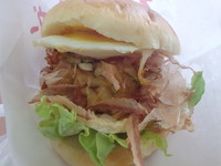 「さぬきうどんバーガー(450円)」@あなぶき家 津田の松原サービスエリア(上り線)店の写真