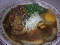 「熟成とんこつ豚バラ入(850円＋税)半チャーハン(250円)」@ラーメン東大 大道本店の写真