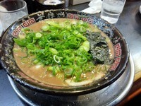 「とんこつラーメン　７５０円」@無鉄砲 東京中野店の写真