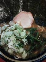 「ラーメン（６５０円）葱増し」@家系ラーメン 熊田家の写真