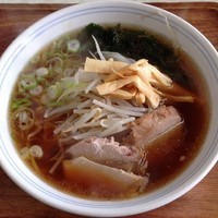 「正油ラーメン」@はちや食堂の写真
