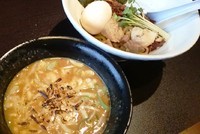 「【限定】焦がしチーズのカレーつけめん850円＋味玉」@らーめん・つけめん 八角の写真