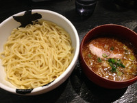 「つけめん（並）＋サービス小ライス」@あら焚き豚骨 あらとん 新宿御苑店の写真