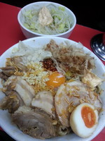 「汁なし（中）￥800＋子豚￥150」@びんびん豚の写真