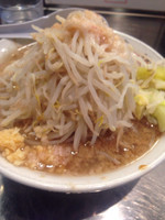 「らーめん+中+ニンニクアブラヤサイ」@らーめん大 竹ノ塚店の写真