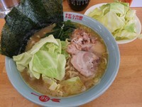 「ラーメン（中盛り）　＋キャベツ」@信州五十六家 広丘店の写真