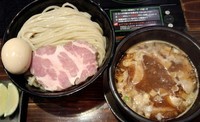 「つけ麺大盛850円+ﾚｱﾁｬｰｼｭｰ100円+半味玉50円」@中華そば ことぶきやの写真