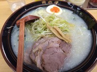 「塩ネギチャーシュー麺の中盛り（950円）」@ラーメン青木亭 越谷店の写真