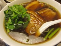 「豚バラ角煮そば（８５０円）」@桂林餃子 満足 新検見川店の写真