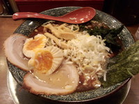 「魚豚ラーメン(大)(680円)＋煮卵(100円)」@屯ちん 池袋西口店の写真