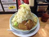 「小豚そば(太麺　アブラ少な目　野菜増し増し　ニンニク)」@ラーメン慶次郎 亀戸店の写真