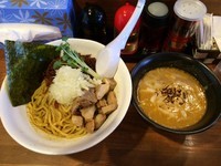 「焦がしチーズカレーつけ麺」@らーめん・つけめん 八角の写真