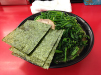 「ラーメン中 ほうれん草 万能ネギ」@武蔵家直系 ぼうそう家の写真