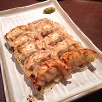 「ひとくち餃子（￥500）」@博多居酒屋 雷神 錦店の写真