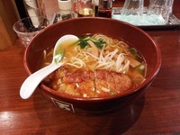 「排骨拉麺」@万世麺店 新宿西口店の写真