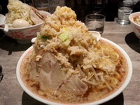 「【角ふじラーメン(中盛・300g・全増し)700円】→600」@麺処 湊生の写真