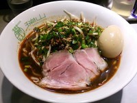 「【限定】台湾ラーメン～瑞山風～730円＋味玉（クーポン）」@中華蕎麦 瑞山（ZUIZAN）の写真