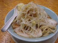 「小ぶた(700円)(ニンニク多め、ヤサイマシ)」@ラーメン だるま 戸畑本店の写真