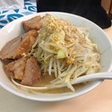 ラーメン700円(麺半分　ニンニク　カラメ)