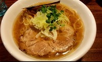 「醤油ラーメン700円」@らあめん学の写真