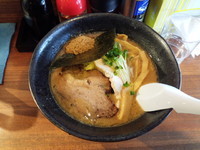 「濃厚魚介ラーメン」@らーめん・つけめん 八角の写真