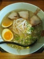 「しょうゆ玉子らぁめん」@らぁめん道 稲花の写真