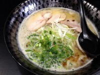 「濃厚鶏そば（しお）７００円」@鶏そば 渡 WATARIの写真