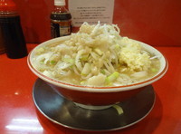 「ラーメン中盛り(ヤサイ以外マシマシ・豚)700円」@ジャンプの写真