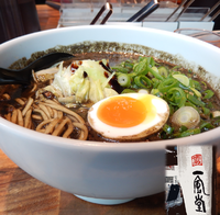 「博多ﾌﾞﾗｯｸCURRY+葱(期間限定。850円）」@博多一風堂 横浜西口店の写真