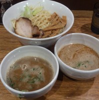 「二色つけ麺 850えん(海老味噌、醤油)」@神保町 可以の写真