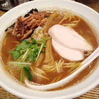 「烏賊干し鶏白湯醤油そば 780円」@新橋 纏の写真