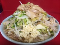 「小ラーメン （ﾔｻｲ ﾆﾝﾆｸ ｱﾌﾞﾗ）」@ラーメン二郎 中山駅前店の写真
