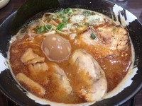 「纏らうめん（赤）」@らうめん 纏の写真