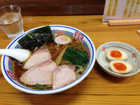 「手打中華そば660円、半熟煮玉子100円」@とら食堂の写真