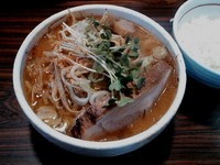 「あっつあつサッポロ味噌ラーメン￥800＋小ライス￥100」@麺処 井の庄の写真