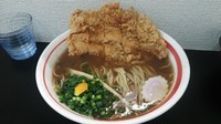 「揚げチキン麺大盛+半ライス」@自家製麺SHINの写真