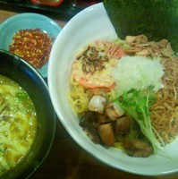 「【限定】焦がしチーズのカレー つけ麺（追い飯付き）８５０円」@らーめん・つけめん 八角の写真