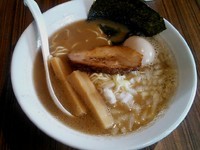 「【限定】煮干しそば￥700＋替玉￥100＋味玉(クーポン)」@中華そば 伝堂の写真