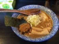 「濃厚狼煙ラーメン（細麺）大盛り ￥830 + 魚粉増し」@狼煙 〜NOROSHI〜の写真
