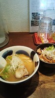 「あごだし塩らー麺(半)×和風ちゃーめし」@らー麺とご飯のたかぎの写真
