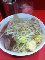 「小　（ニンニク・ショウガ）」@ラーメン二郎 松戸駅前店の写真