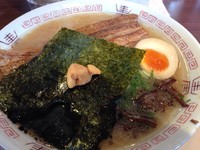 「黒豚骨ラーメン バリカタ」@東京目黒豚骨ラーメンなおじ 田部井町店の写真
