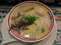 「ぼんしゃん＋半熟味玉子：700円＋120円」@九州じゃんがら 銀座店の写真