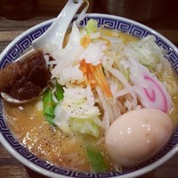 「ﾗｰﾒﾝ牛 味玉」@麺屋 ジャイアン 田無本店の写真