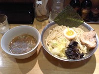 「つけ麺、大盛り、鷄白湯」@麺屋はやとの写真