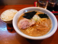 「塩らーめん大盛 800円 半ライス 無料」@らーめん 月うさぎの写真